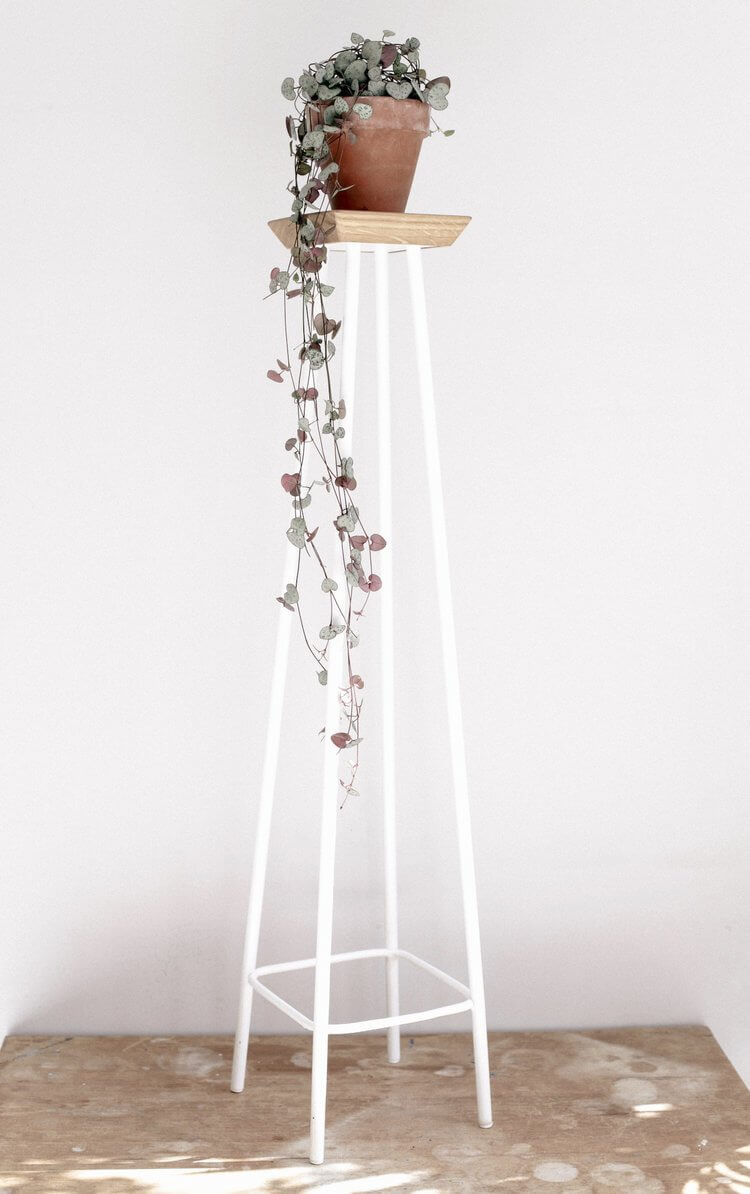 Toro Plant Stool