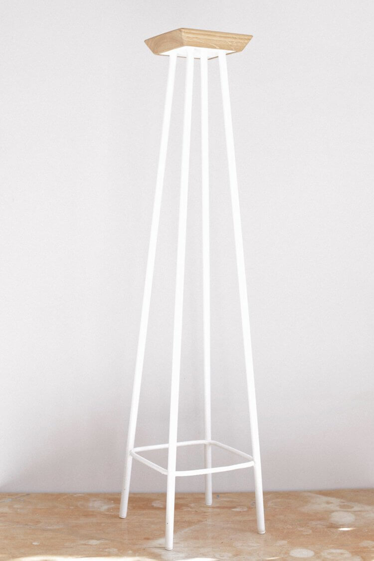 Toro Plant Stool